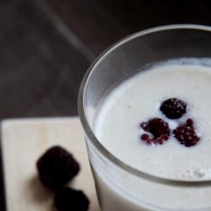 Смузи с молоком: рецепты с фото Полезные свойства миндального молока
